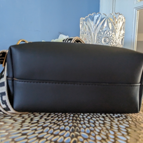 Givenchy - Picture 10 of 13